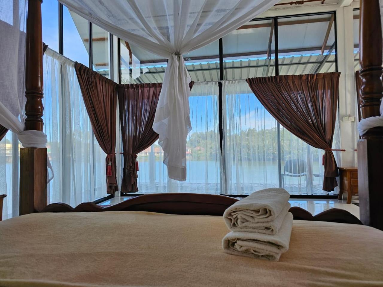 Ala Riverview Holiday home *